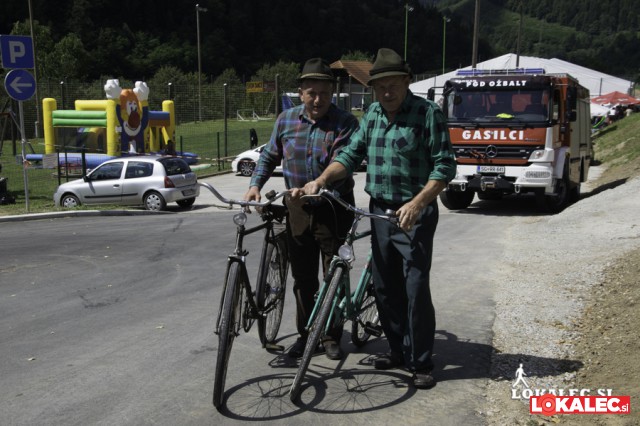 "Franc" in Joža" sta s skečem preizkusila novo "kolesarko" - t. j. kolesarsko stezo.