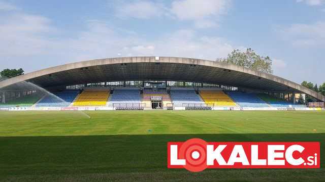 Zahodna tribuna Ljudskega vrta