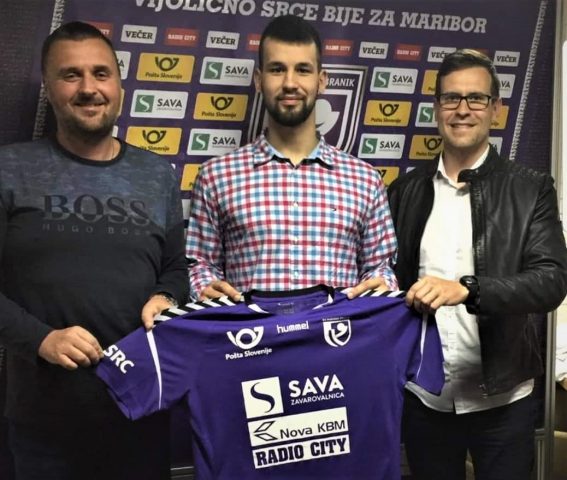 Od leve proti desni so: Andrej Beliš (športni agent), Adrijan Miličević, Mihael Pisanec (poslovni direktor RK Maribor Branik); FOTO: RK Maribor Branik