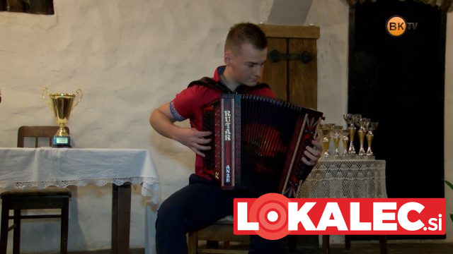 Na Muti je nastopil je tudi absolutni svetovni prvak v igranju na harmoniko Anže Krevh.