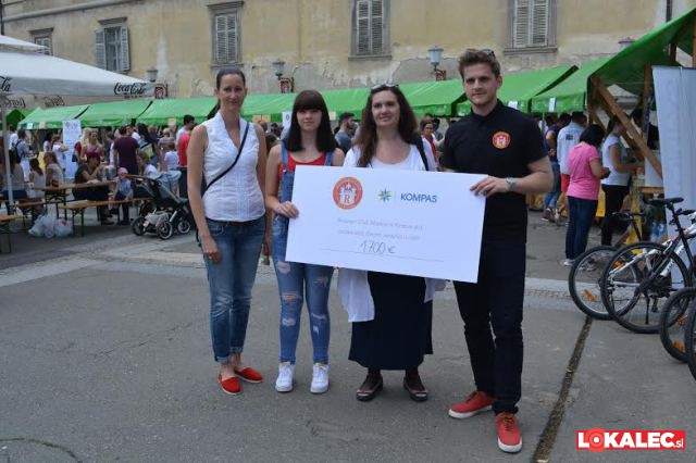 Člani Rotaract kluba Maribor s peko palačink zbrali 2.000 EUR prostovoljnih prispevkov