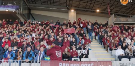 Bad Red Boys na tribunah Ljudskega vrta. Vir: BK TV. Foto Toni Konrad